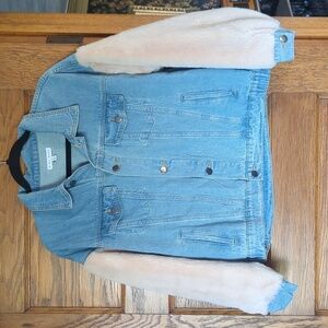 Miou Muse Denim Faux Fur Sleeved Button Up Jean Jacket Size Women's S